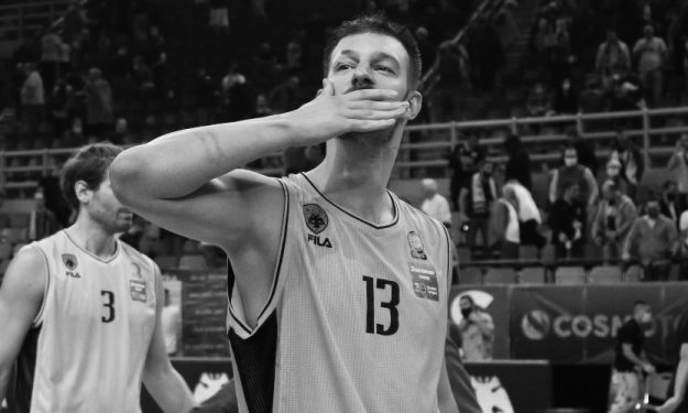 Oд мозочен удар почина Стеван Јеловац, кошаркарски репрезентативец на Србија