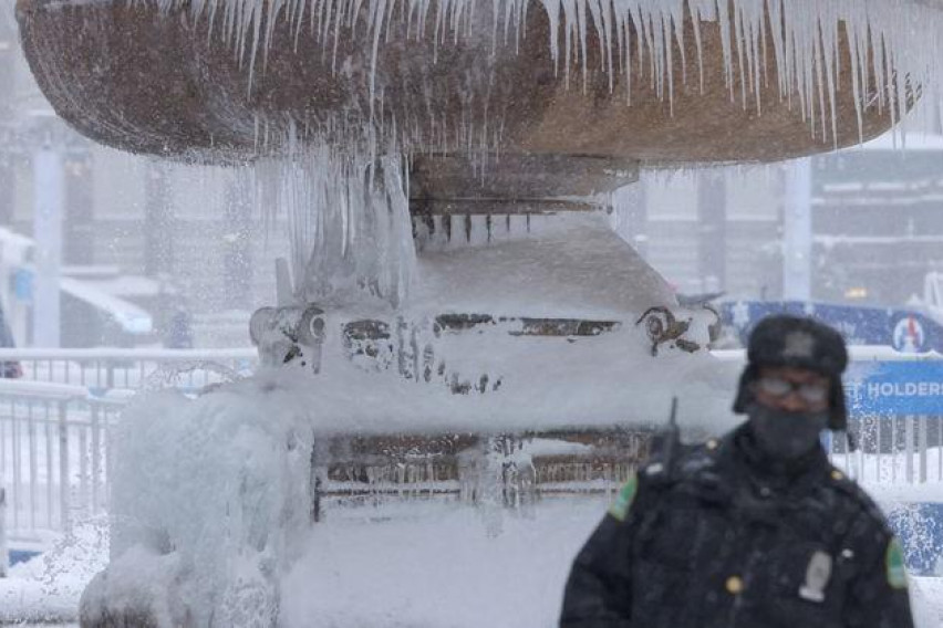 Снежно невреме го парализира Њујорк: Пусти улици, воведена вонредна состојба