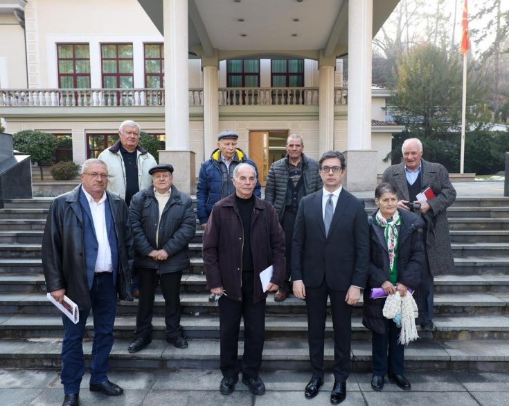 Сакам да ги чујам вашите маки, ама да ги заштитам вашите права од мене немојте да очекувате, им рекол Пендаровски на Македонците од Бугарија