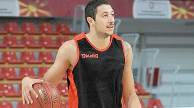 Македонски кошаркарски репрезентативец натепан во Маврово