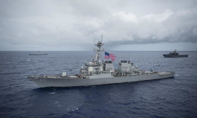 За малку избегнат инцидент: Американски воен брод влегол во кинеските територијални води, но минал само со предупредување
