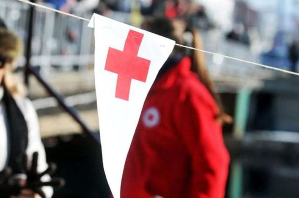 Внимавајте: Лажен волонтер во име на Црвен крст собира пари во Аеродром