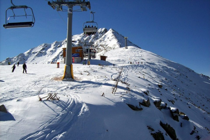Нема скијање во Банско: Бугарија забрани влез за Македонци