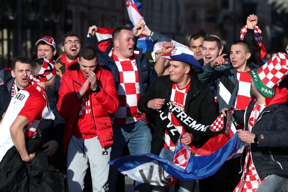 Блиска средба на хрватските и српските навивачи во Сегедин