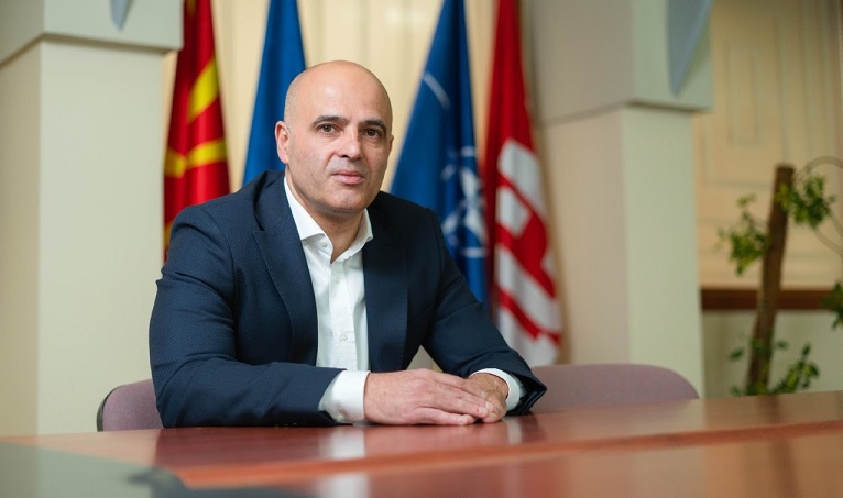 ВМРО-ДПМНЕ: Првата одлука на Ковачевски е набавка на златни чинии за јадење, вредна 140 месечни плати