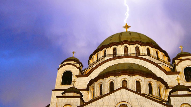 Не носете црвено и молете се да не загрми: Верниците ги честуваат Нина Грузиска и Свети Сава