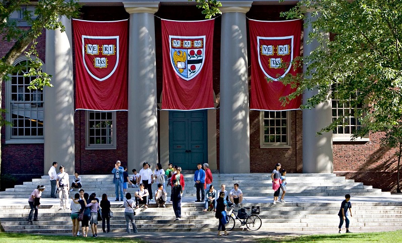 „Кампусот стана бастион на нескротливиот антисемитизам“: Еврејските студенти го тужат Харвард