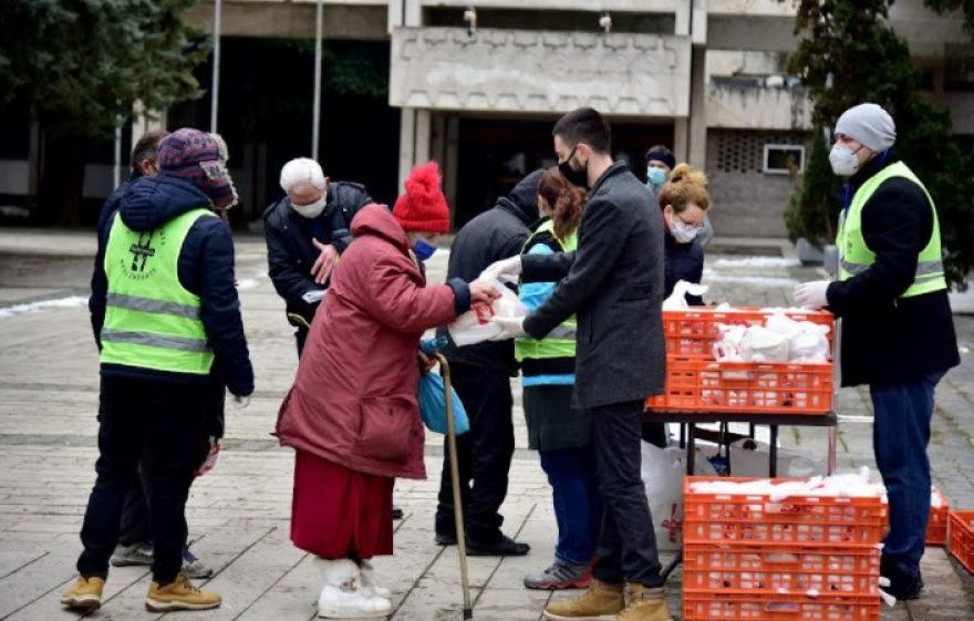 Град Скопје обезбеди оброци на граѓани од социјално ранливи категории