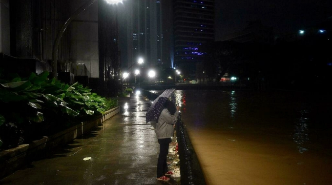 Интензивните поплави во Малезија загрозуваат 125.000 луѓе