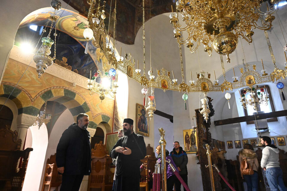 Зечевиќ во посета на Бигорскиот манастир: Да се сплотиме како општество околу клучните прашања за иднината на државата