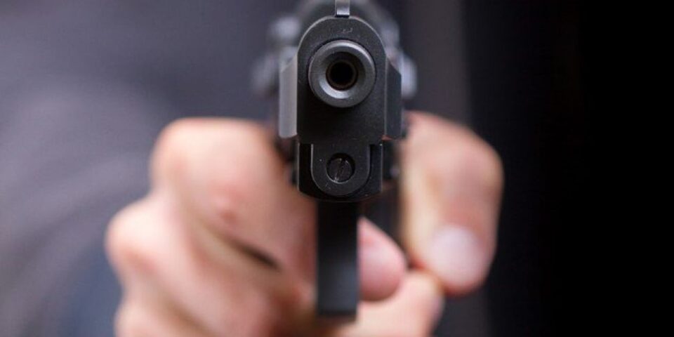 21-годишник од Камењане со пиштол ѝ се заканувал на малолетната девојка
