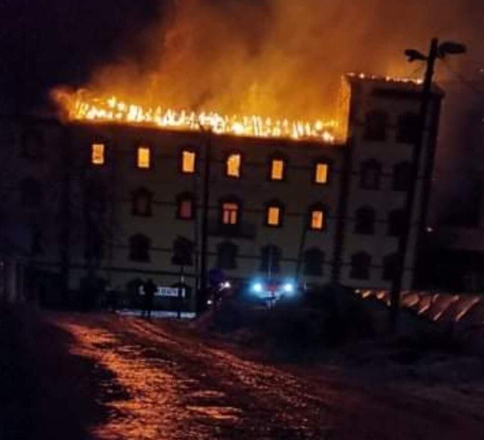 МВР со детали за пожарот во Битола, засега нема пријава за повредени лица