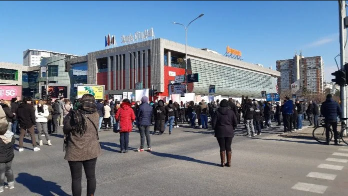 СТОП за сообраќајното насилство: Протест кај „Сити Мол“ каде што на пешачки загина Викторија Николова