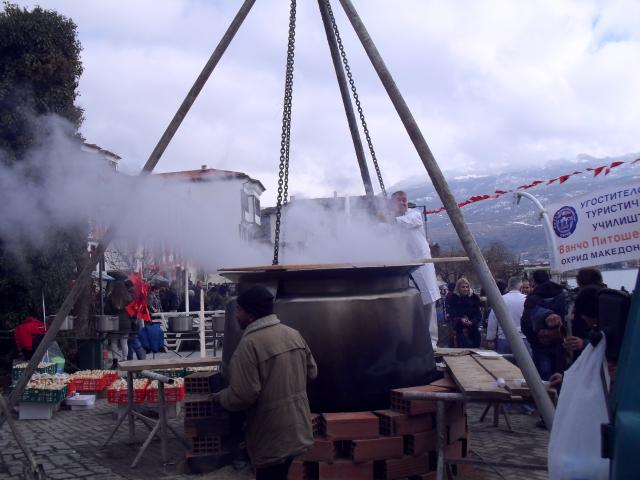 Денот на рибарите во Охрид утре нема да се одржи
