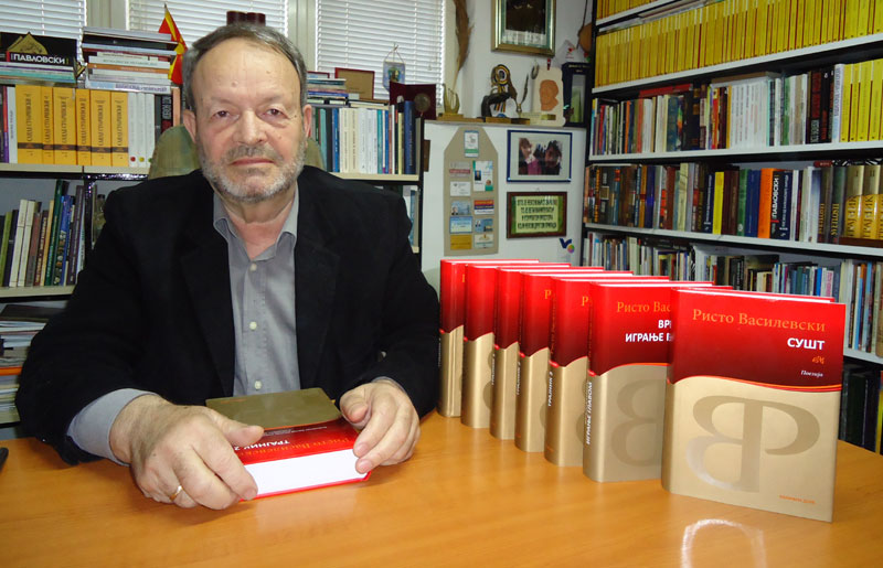 Наградата „Златен светски писател” за поетот Ристо Василевски