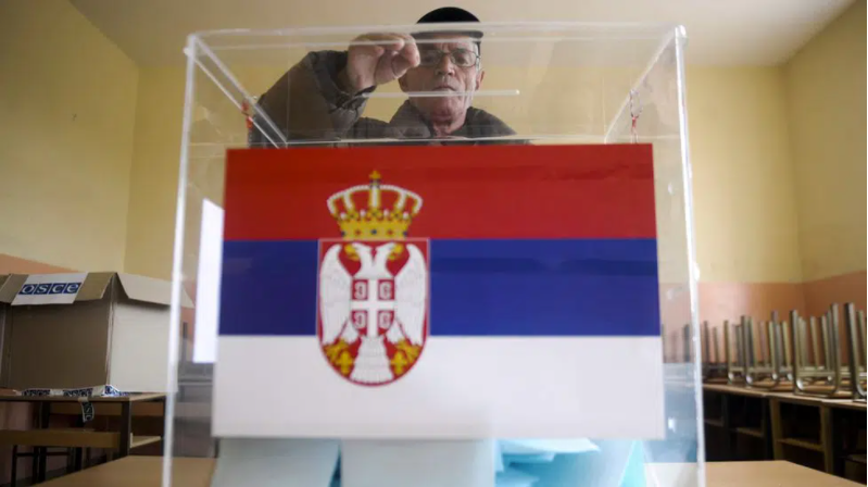 Граѓаните на Србија се изјаснија за уставни промени
