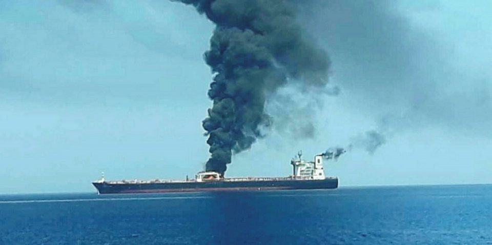 Три танкери со нафта експлодираа во Абу Даби
