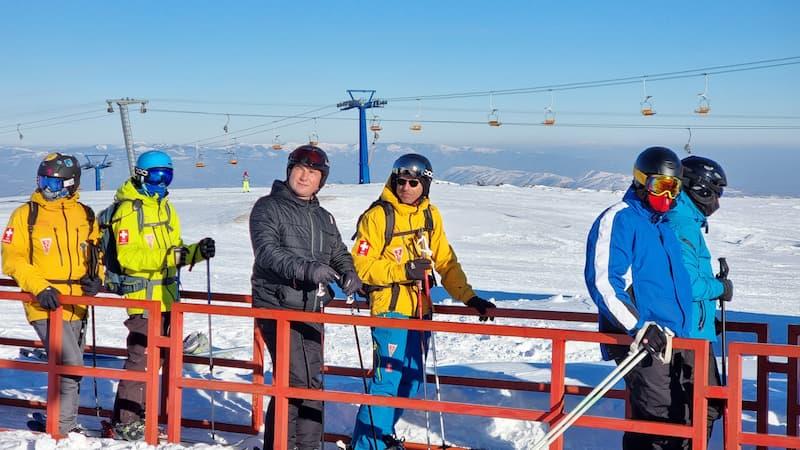 Директорот на ЦУК Ангелов на средба со ски-патролата на Попова Шапка