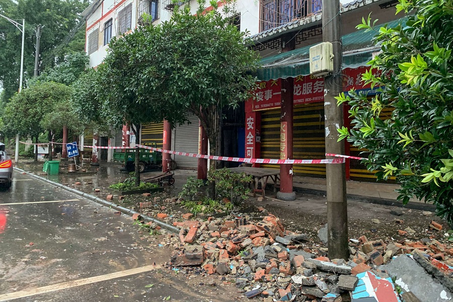 Најмалку 15 лица повредени во земјотрес во Кина