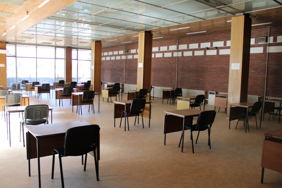 Отворена средната читалница во НУБ, реновиран е целосно подот и инвентарот