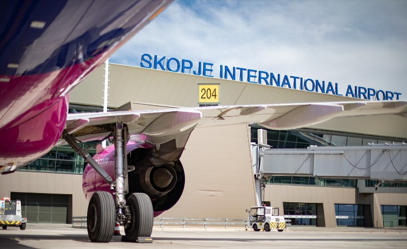 Голем број летови ќе доцнат: Маглата го отежнува сообраќајот на скопскиот аеродром