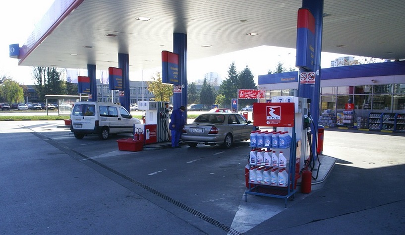 Србија ја ограничи максималната цена на горивата