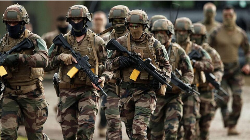 Франција ќе распореди 500 војници и оклопни возила во Романија
