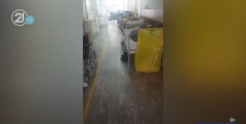 Пациентите примаат инфузија во ходник во болницата во Куманово