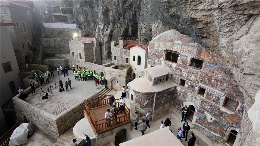 Грција обвинува за сквернавење на манастирот Сумела во Турција