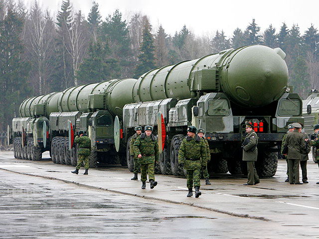 Путин наредил да се подготват руските сили за нуклеарно одвраќање