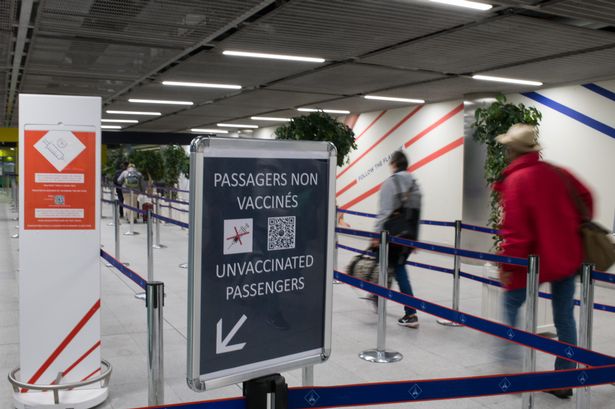 Важи и за Македонија: Наскоро без ПЦР тест за вакцинираните патници кои одат Франција