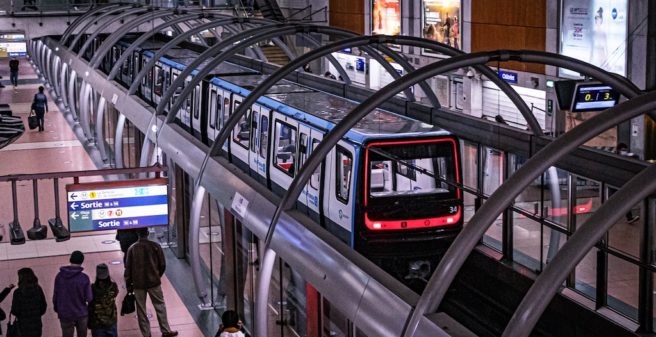 Синдикатите на париското метро од 25 март повикуваат на „неограничен штрајк“