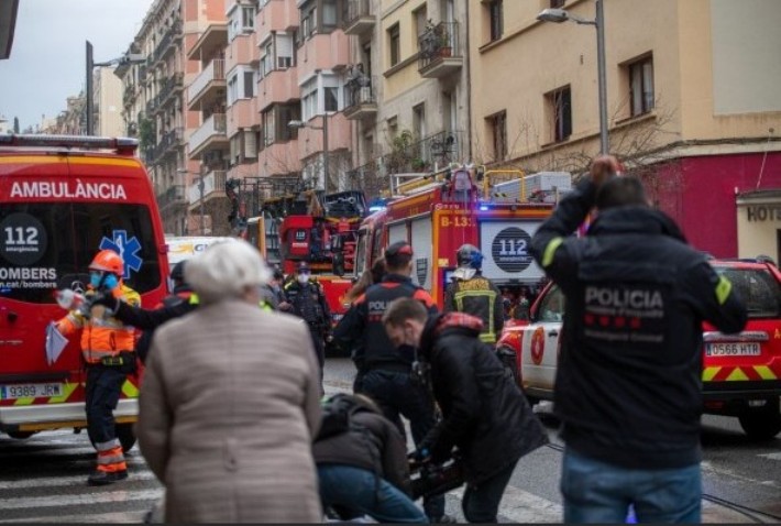 Пожар во хотел во Барселона, луѓе скокнале низ прозорците