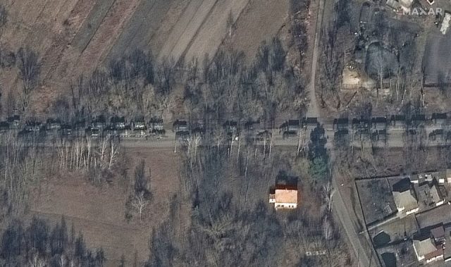 Сателитски снимки: Голем руски конвој се движи кон Киев
