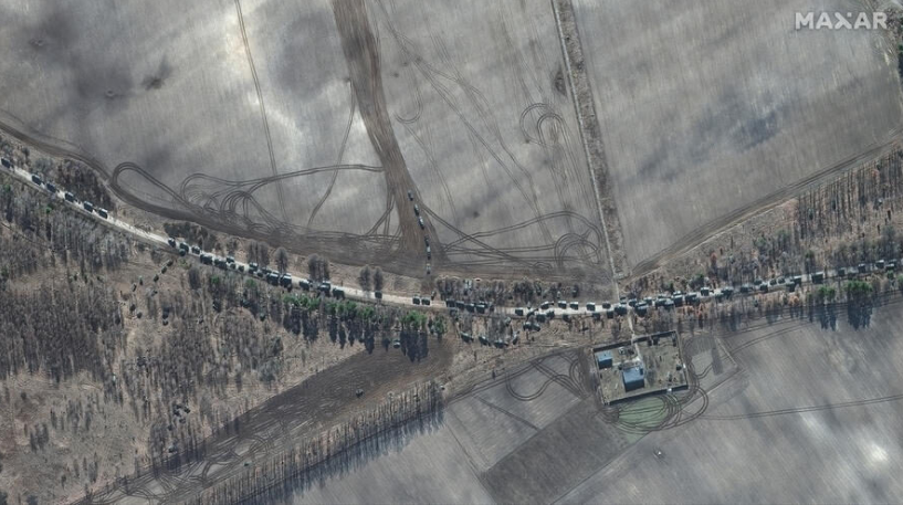 Сателитски снимки кои покажуваат дека руските копнени сили се приближуваат до Киев