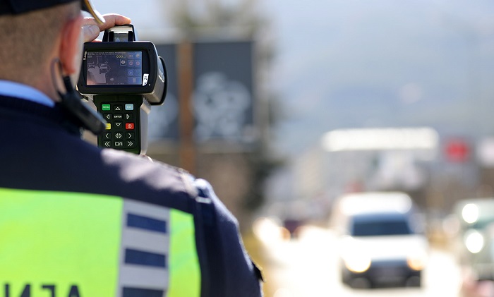 Полицијата казни 196 возачи во Скопје, 106 за брзо возење