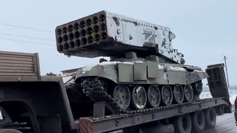 Русите испраќаат стравично оружје: Термобарични ракетни фрлачи одат кон Украина