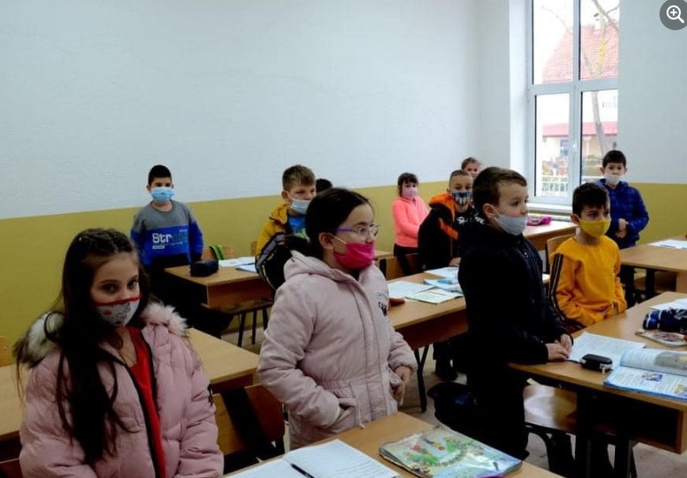 На наредната владина седница ќе се одлучува дали децата на училиште ќе носат маски