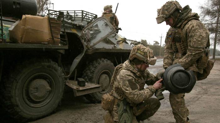 Британците тврдат дека Русија многу тешко ќе ја окупира Украина