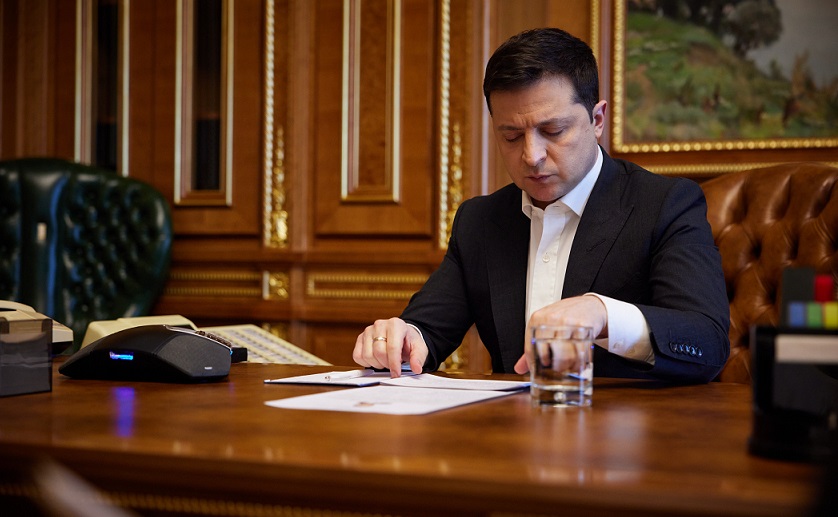 Зеленски официјално потпиша барање Украина да биде членка на ЕУ