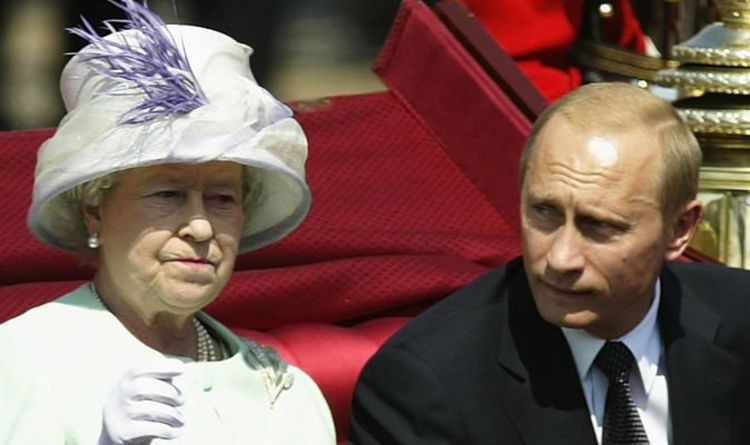 Кралицата Елизабета со културен бојкот – одбива да го предаде оружјето од 17 век на музеите на Кремљ