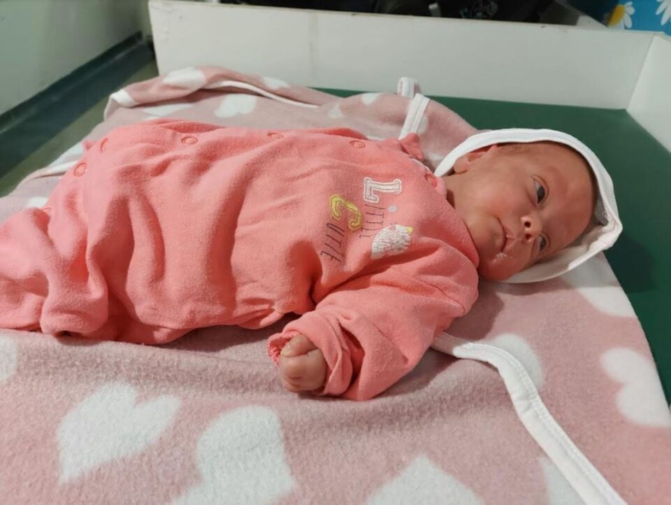 На ГАК предвреме се роди бебето Викторија тешко 700 грама, а по 74 дена замина дома со тежина од 2.200 грама и во добра општа состојба