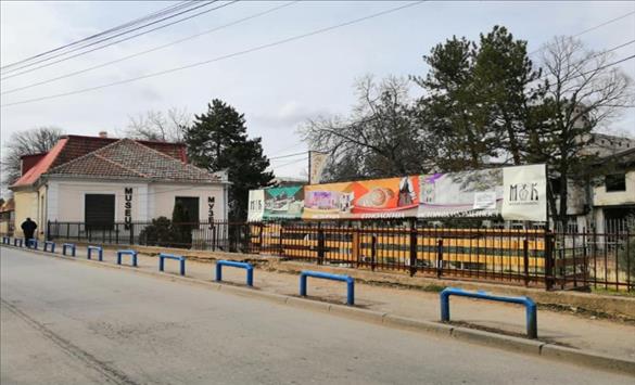 Поставен амфитеатар во дворот на Музеј Куманово