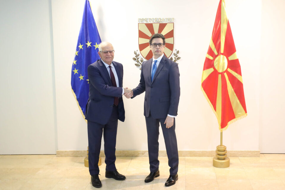 Средба Пендаровски – Борел: Македонија е докажан партнер, а новата геополитичка реалност укажува на потребата од интегрирање на регионот во ЕУ