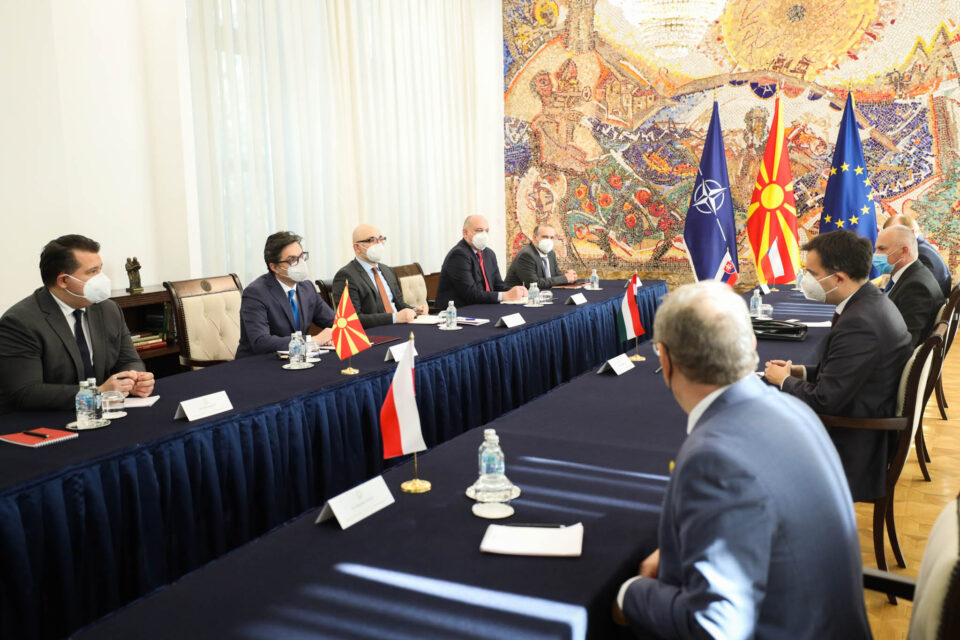 Средба на претседателот Пендаровски со амбасадорите на земјите од Вишеградската група