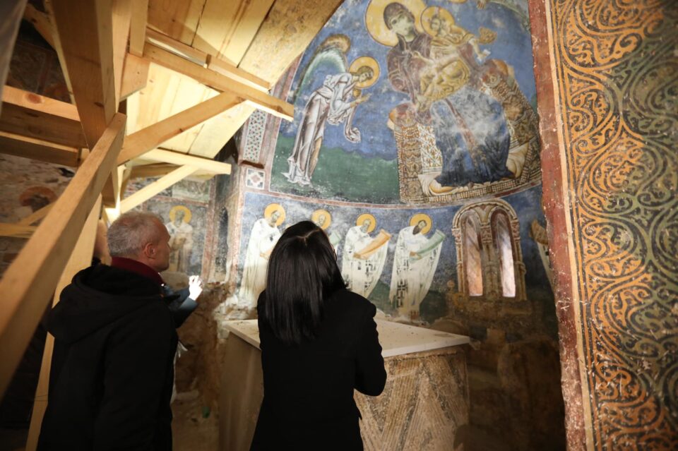 „Еуроњуз“: Македонија и Грција заеднички спасуваат ретки византиски фрески од 12 век
