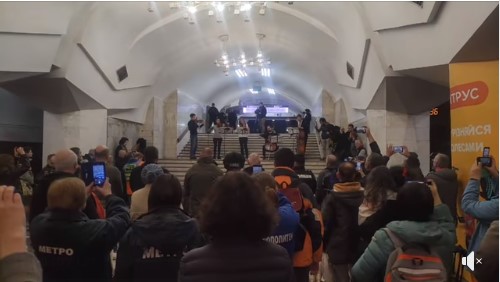Не се откажа фестивалот во Харков: Музичарите настапија во метро станиците и покрај гранатите