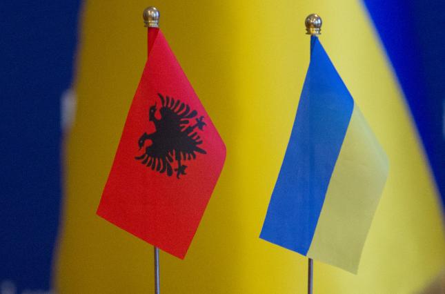 Се бараат доброволци од Албанија да се борат за Украина, пријавување преку мејл