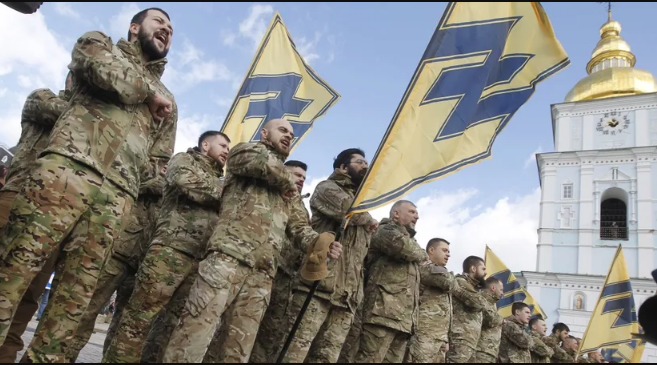 Отстранети нацистичките симболи од новите униформи на баталјонот „Азов“
