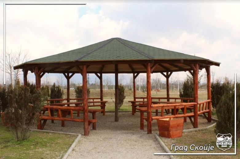 Нови дрвени елементи поставени во Рајскиот парк во населбата Ново Лисиче